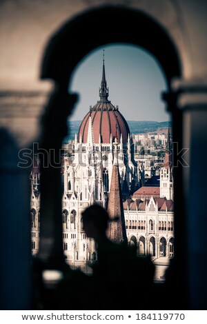 Foto stock: View Of Hungarian Parliament Building With Customers At Buda Cas