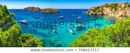 Foto stock: Seascape With A View Of The Mountains