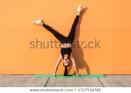 ストックフォト: Handstand