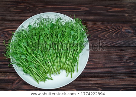 商業照片: Raw Peas On Plate