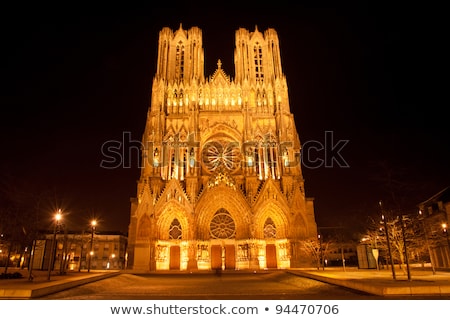 Foto stock: Notre Dame De Reims Cathedral By Night France