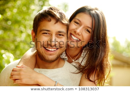 Close Close Portretul unui cuplu fericit îmbrățișând Imagine de stoc © Pressmaster
