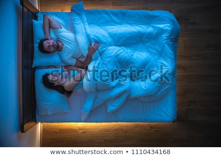 Foto stock: Asal · Deitado · Na · Cama