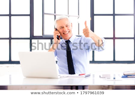 Foto stock: Rabajador · telefónico · Senior · pulgares · arriba