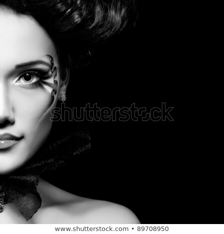 Foto stock: Ulher · jovem · e · bonita · com · aparência · de · vampiro