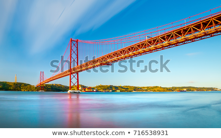 25 De Abril April Bridge In Lisbon - Portugal Stockfoto © LucVi
