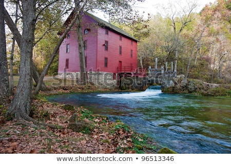 Alley Spring Mill House In Fall Stock foto © clearviewstock