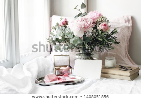 [[stock_photo]]: Feminine Linen Silk