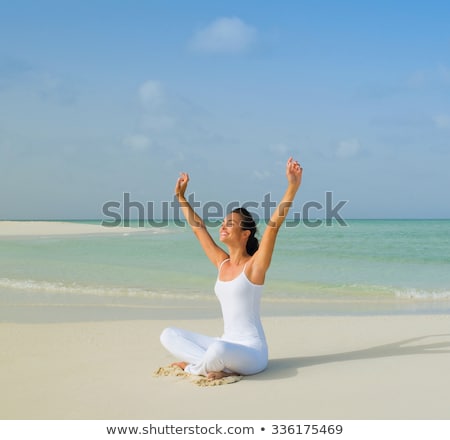 Foto d'archivio: Healthy Latino Woman Doing Yoga