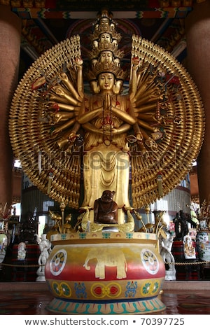 ストックフォト: A Golden Thousand Hands Quan Yin In Bangkok