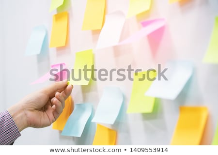 Stockfoto: Reminder Blank Paper Notes In The Room