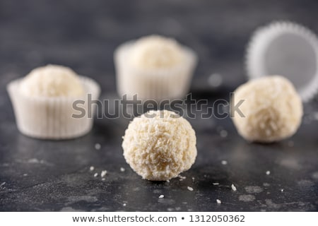 Foto stock: White Chocolate Coconut Truffles