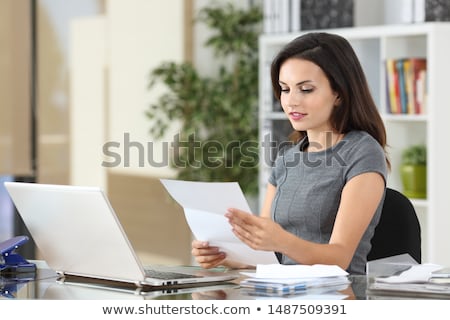 Stock foto: Woman Reads Documents