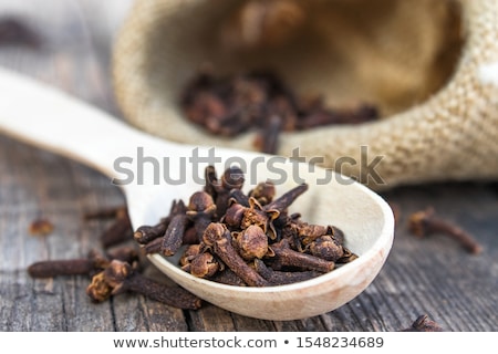Foto stock: Cloves Spice Is Scattered