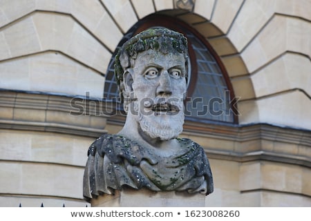 Foto stock: Emperor Head Sculptures In Oxford