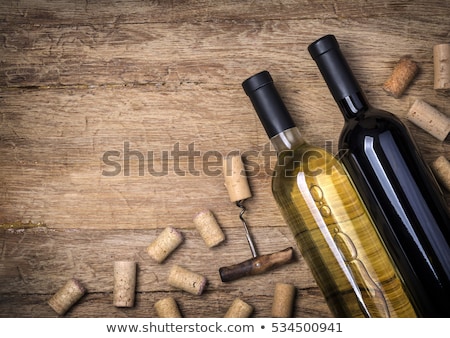 Foto stock: Bordeaux Red Wine Bottle Corks