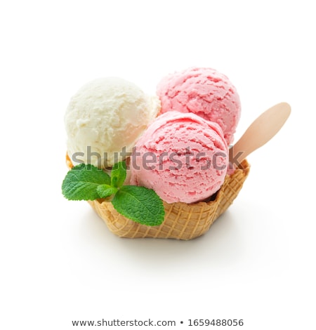 Foto d'archivio: Strawberry Ice Cream In Waffle Basket