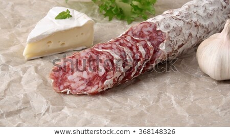 Foto stock: Camembertsalami And Walnut