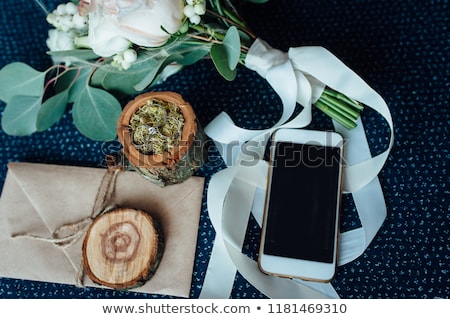 Stockfoto: Wedding Bouquet With Rings Wooden Box For Rings Smartphone