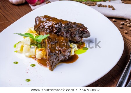 Foto d'archivio: Beef Cheeks Braised In Gravy