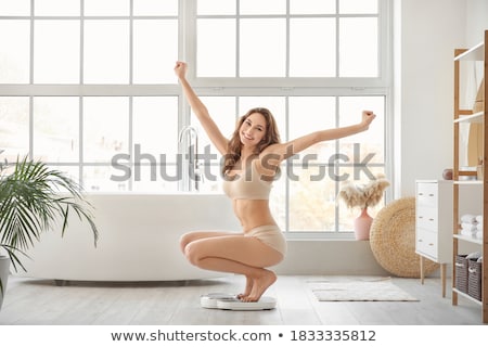 [[stock_photo]]: Eune · femme · caucasienne · mesure · son · corps