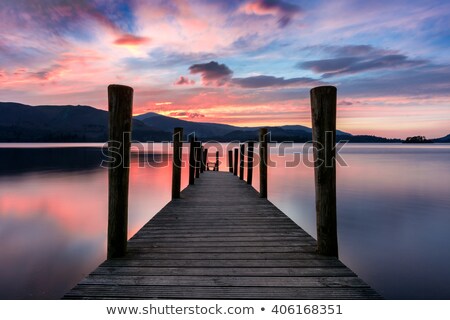 Foto stock: Wooden Jetty In The Lake District