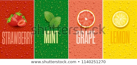 Stockfoto: Strawberry Dropped Into Water