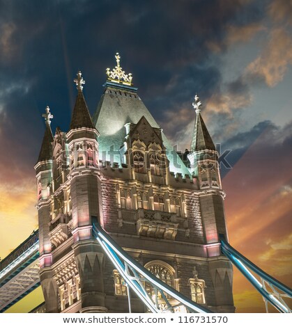 Foto stock: Tower Bridge In London The Uk Night Lights At Late Sunset