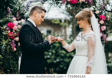 Stockfoto: Young Couple Getting Married