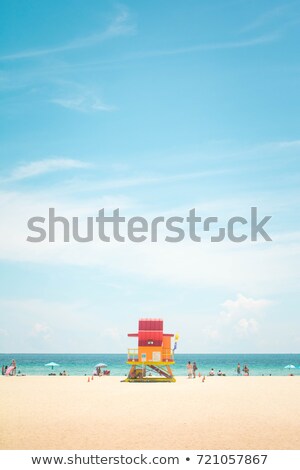 Foto stock: Lifeguard Tower In Miami Beach On A Beautiful Summer Day