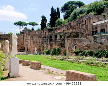 ストックフォト: Roman Statue At House Of The Vestals In Roman Forum Rome Italy