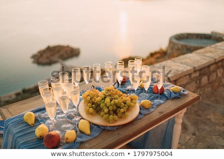 Foto stock: Wedding Glasses Filled With Champagne At Banquet