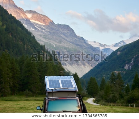 Imagine de stoc: Camper Van Parked High In The Mountains