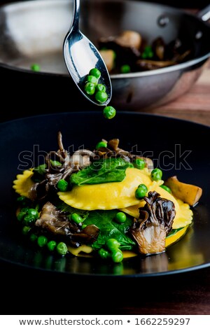 Foto d'archivio: Raw Italian Pastatortellini