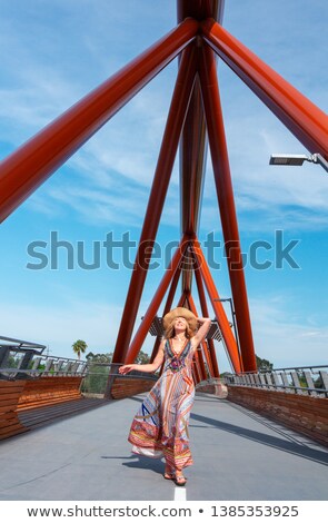 Foto stock: Woman Walking Across Yandhai Nepean Crossing