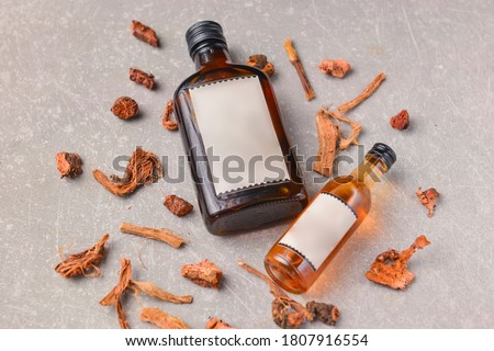 Stock foto: Closeup Of Brown Beer Bottles Laying In Ice