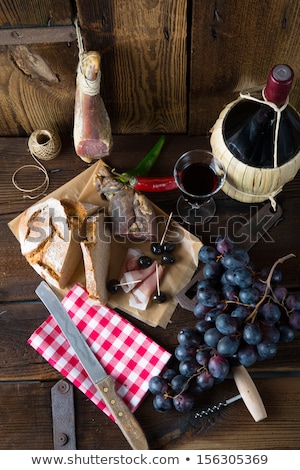 Wineglassbread And Serrano Ham Foto stock © Dar1930