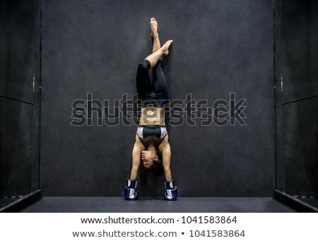 Foto d'archivio: Confident Boxer Practicing A Boxing