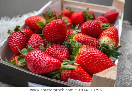 Stock fotó: Fresh Strawberries In Bowl On Tray