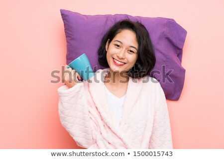 Zdjęcia stock: Zczęśliwa · Młoda · Kobieta · Z · Kawą · W · Piżamie