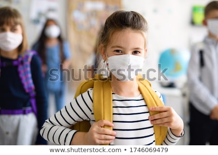 Foto stock: Elementary Student Going Back To School