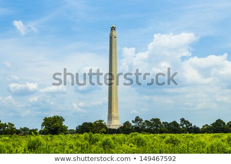 Foto stock: The San Jacinto Monument On A Nice Summer Day