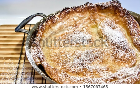 Foto d'archivio: Dutch Baby Pancake Served