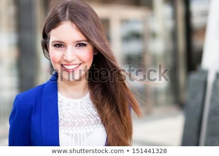 ストックフォト: ジネススーツの美しい若い女性またはティーン