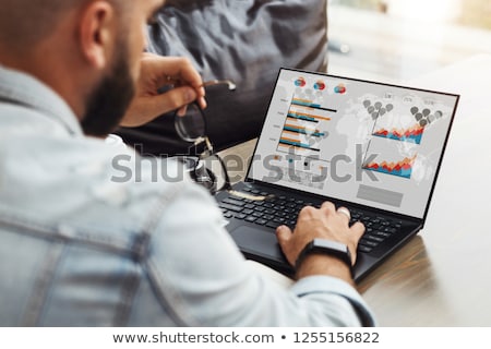 Foto stock: Laptop With Graph