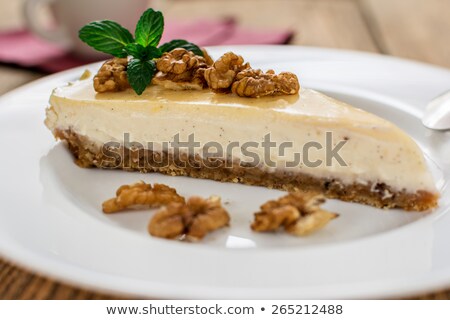 Foto stock: Walnut Cheesecake Slice