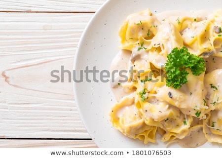 Zdjęcia stock: Stuffed Pasta With Cheese Sauce