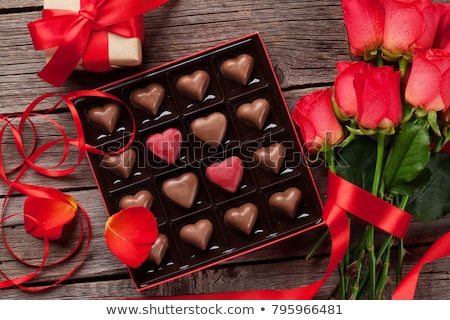 Foto stock: Red Rose And Chocolate