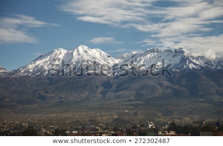 Stockfoto: City Of Arequipa Peru With Its Iconic Volcano Chachani In The