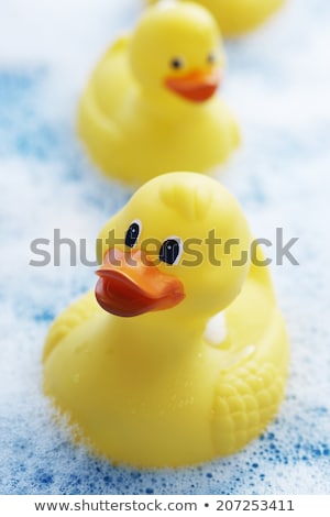 [[stock_photo]]: Ulles · de · bain · avec · un · canard · en · caoutchouc